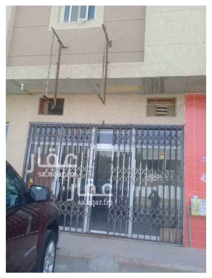 892076 عمارة تجارية للبيع بشارع بحر العرب تتكون من ١٤شقه ٨شقق غرفتين وصاله وحمام ومطبخ و٦شقق غرفه وصاله وحمام ومطبخ وعدد ٦محلات الدخل السنوى ٣٦٢الف ريال