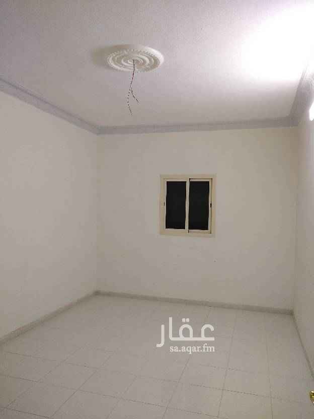 1747716 غرفتين وصاله وحمام ومطبخ في عماره تجاريه بشارع بحر العرب حي اشبيليا يوجد مطبخ راكب كهرباء مشتركه مع شقه بجوارها غرفه وصاله وحمام ومطبخ ١٨٠٠٠ الف دفعتين اوشهري ١٥٠٠ريال