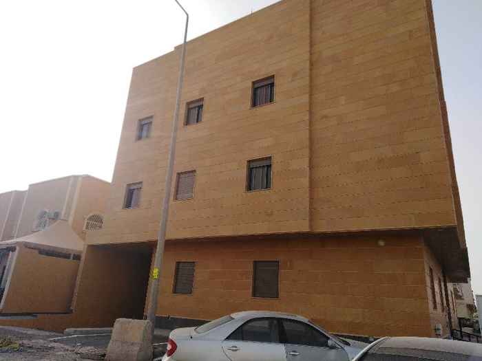 1480574 للإيجار بالكامل عماره سكنيه فى حى اليرموك الشرقى زاويه على شارعين شماليه جنوبية شارع 20 شرقيه شارع 30 العماره جديده بها 10 شقق الشقق تتكون من 3غرف وصاله ومطبخ و2دورة مياة العماره بها مصعد كما يوجد بدروم للمواقف الخاصة بالعمارة الشقق تشطيب ممتاز بها ديكورات جبسات واضاءات ممتازه
يفضل شركه...
للإستفسار /0544494281 /أبو مهند