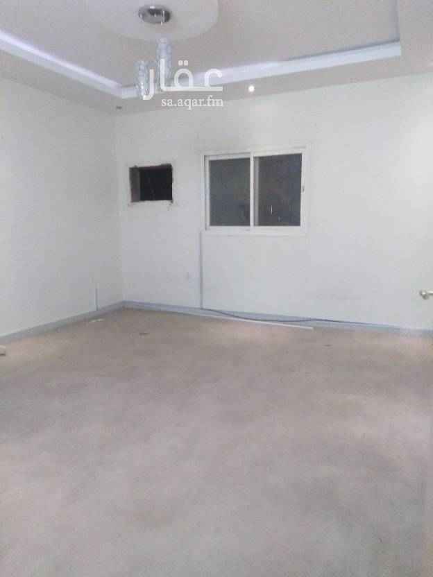 1683813 للإيجار دور علوى بفيلا سكنيه الدور يتكون من.
مجلس +مقلط+مطبخ +صاله +3غرف نوم +3دوارت مياه أكرمكم الله الدور نضيف جدا عداد الكهرباء مشترك مع شقه صغيره غرفه وصاله بالسطح مستأجره والمستاجر أجنبى..
للاستفسار /0544494281 /أبو مهند