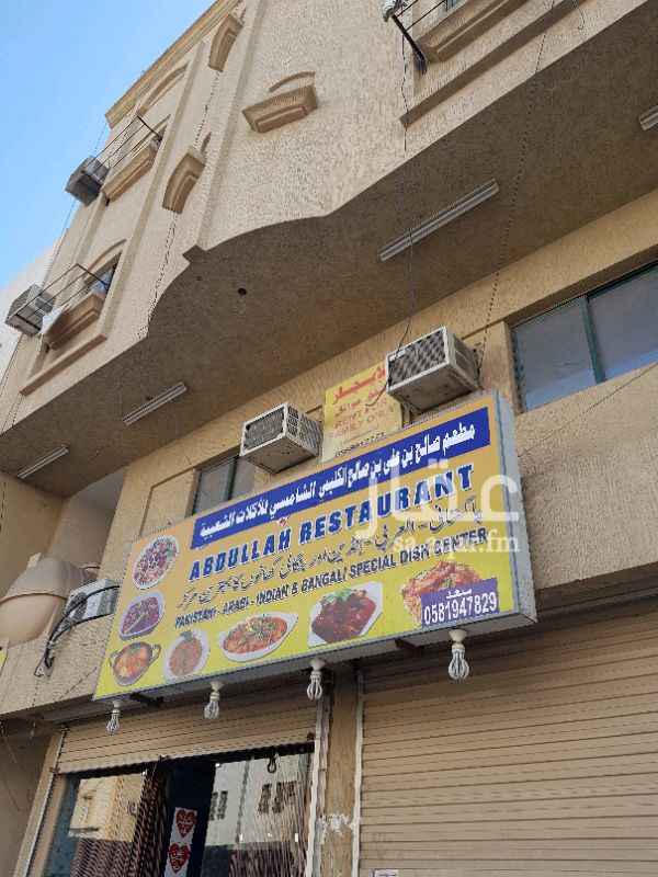 1302110 عمارة بناء ممتاز وتوزيع للشقق بما يتناسب مع الحي على شارع حيوي جدا وموقع مناسب..البيع لظروف السكن خارج المنطقه ..