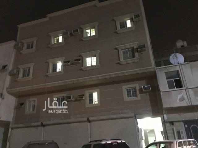 1703639 عماره لقطه الثقبه موقع ممتاز فر صه للمستثمرين موصفات العماره شرقيه تكون من ١٦ شقه و٣ محلات موجره عزاب العمر ٤سنه ودخلهاا ١٩٠ ألف والمحلات ٣ علي موسه ٢٥ ألف والشقق موجر ه ١٦٠ ألف و نسبه الداخل ١٢/١٠٠ والسعر مليون و٦٠٠ وقابل التفاوض للجاد للمعاينة ٠٥٤٤٦٠٣٥٩٥ المتوكل