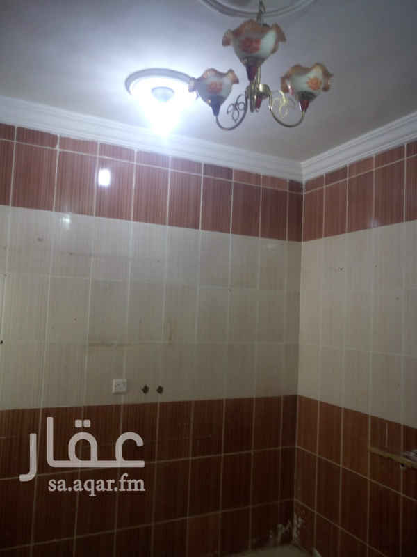 1563794 شقة للايجار في مخطط الفهد- حي الواحة 5 تتكون من 3 غرف نوم وصالة ومطبخ وحمامين الله يكرمكم. توجد في الدور الرابع في عمارة نظيفة جدا مع موقف سيارة خاص بالشقة. خزان الماء مشترك مع شقة اخرى فقط. لمزيد من المعلومات الرجاء الاتصال على الرقم:0531666872 ،،،،المطلوب 16،000 الف ريال بالسنة،،،تحياتي للجميع