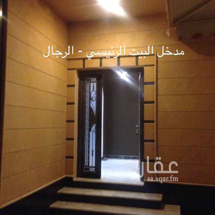 1538445 دبلكس للايجار بحوش ومدخلين وموقف سياره خاص داخلي مع غرفه سائق بالحمام
الدور الارضي يتكون من مجلس رجال ، صاله، مقلط، مجلس نساء، حمامين، ومطبخ راكب.
الدور الاول بعد الارضي يتكون من ٣ غرف نوم ماستر ، صاله ، وغرفه نوم رابعه بحمام خارجي.
الدور الثاني يتكون من غرفه خادمه مع الحمام ، وغرفه رئيسه مع الحمام ، وغرفه غسيل ، وسطح
الدبلكس كامله مجهز بمكيفات اسبلت ومكيفات شباك للمطبخ وغرف الملحق.
العقار تشطيب فاخر ومجهز بالاضاءات
ويوجد عازل للصوت في البناء والشبابيك