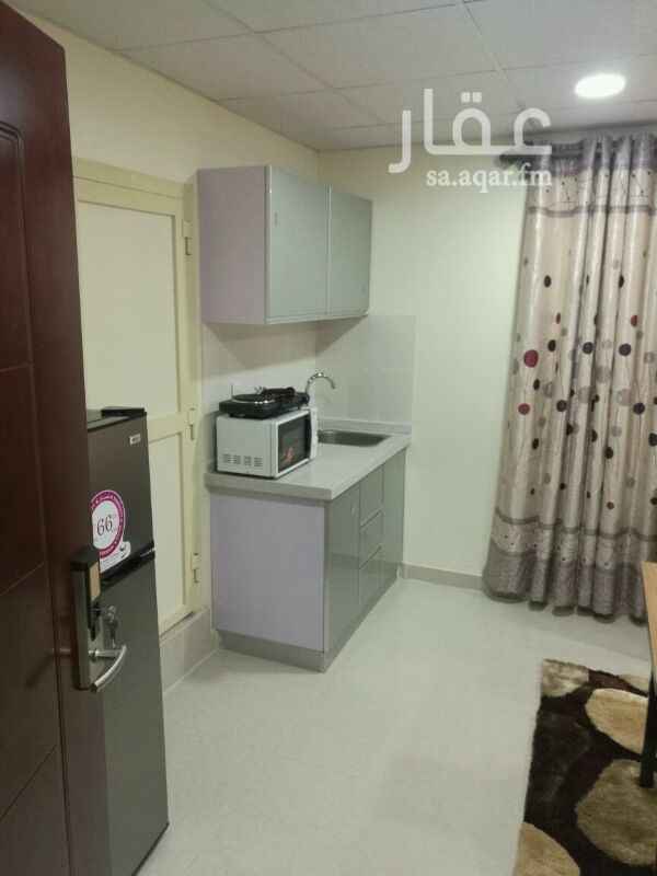 390796 للايجار غرف فندقية عوائل نظام استديو مفروش ايجار شهري يبداء من(2100) ريال الى (2800) ريال ايجار يومي (150) شامل انترنت الياف بصرية الماء والكهرباء مجانا + خدمات الصيانة .غرفة مفروش ( سرير + دولاب + كومدينه + مكيف +طاولة شاي + اسبيلت أو مكيف شباك + شاشة LED + ثلاجة