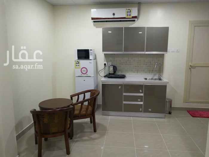 538541 للايجار شقق فندقية عوائل نظام استديو مفروش غرفه وصاله بشارع المتنبي ايجار شهري يبداء من( 1900) ريال الى (2800) ريال ايجار يومي (150) شامل انترنت الياف بصرية الماء والكهرباء مجانا + خدمات الصيانة .
شقه مفروش ( سرير + دولاب + كومدينه + مكيف +طاولة شاي + اسبيلت أو مكيف شباك + شاشة LED + ثلاجة .
