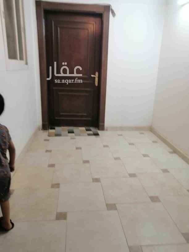 1750777 محلق كبير ومعه سطح للايجار
مكون من أربع غرف وصالة وثلاث دورة المياه عداد مستقل
حي هادي وممتاز الموقع
الملحق يوجد مكيفات راكبه وغرفة نوم ومطبخ راكب
الإيجار سنوي دفعتين ١٥٠٠٠ الف
الإيجار شهري ١٥٠٠ ريال
الإيجار ربع سنوي ١٦٠٠٠ ريال يعني كل ثلاثة أشهر ٤٠٠٠ ريال