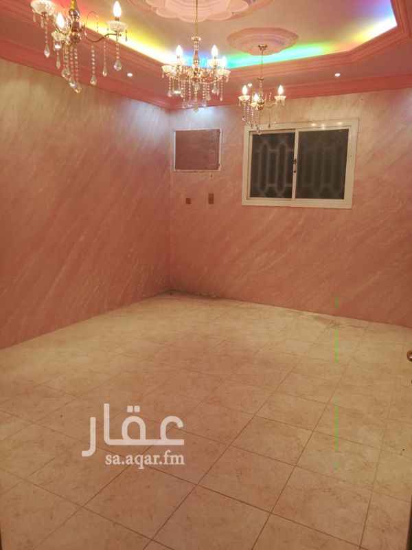 1283545 دور كامل للايجار في حي السحيلي قريب من الخدمات عبارة عن خمس غرف وصالتين وثلاث حمامات ومستودع ومطبخ