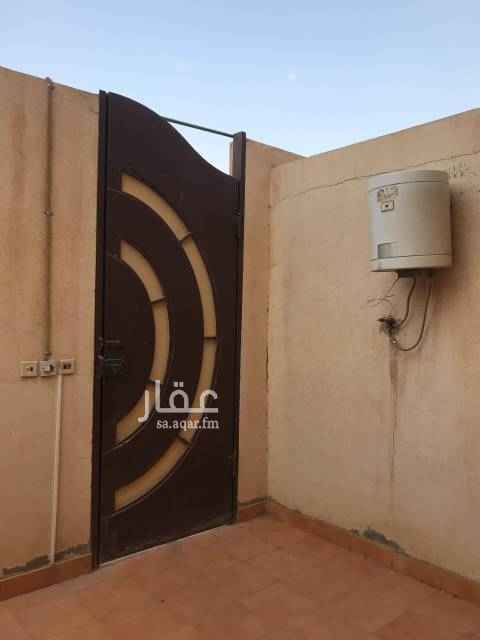 1750446 دور أرضي بالياسمين غرب الملك عبدالعزيز وشمال أنس بن مالك رضي الله عنه عباره عن مدخل سياره بدون غرفة سائق ومجلس ودورة مياه ومقلط وصاله ومطبخ راكب مفتوح على الصاله وغرفه ماستر بحمام وغرفتين بينهم حمام جميع الغرف مكيفه وعمر الدور (٨) سنوات والأجار (٥٠) ألف قسطين أوكاش (٤٥) ألف