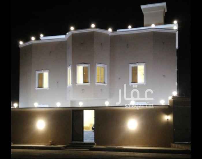 1554955 فيلا جديدة تشطيب فاخر للإيجار بالكامل أو مجزئه
عباره عن :
..............................................
الدور أرضي - 5 غرف - مطبخ ومستودع - 4 دورات مياه - صالتين عند مدخل الرجال وصاله داخلية - مدخلين - خزان مستقل - عداد مستقل - حوش للفيلا - غرفه حارس
..............................................
الدور الأول - 6 غرف - مطبخ - 4 دورات مياه - صاله داخلية - مدخلين من الدرج - خزان مستقل - عداد مستقل - 2 تراس خلفي
..............................................
الملحق - 3 غرف - مطبخ - دورتين مياه -