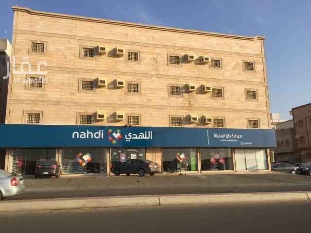 1731233 للبيع عماره تجاريه بحي الاجاويد بجده بالقرب من حي الامير فواز المساحه / 1028 متر الشوارع / عرض 52 متر و 15 متر جنوبي غربي المحلات / 6 محلات مؤجره لصيدلية النهدي عشر سنوات بشيك واحد بسعر 180 الف اول 3 سنوات مضى منها سنتين وباقي السنوات ب 250 الف الشقق / عددها 17 شقه كالتالي شقتين من غرفتين 3 شقق من اربع غرف 12 شقه من ثلاث غرف العمر / 7 سنوات الدخل التقريبي للشقق 306 الف بالاضافه شركه زين باتركب مقوي فوق السطوح باخمسين الف في سنه المده عشره سنوات