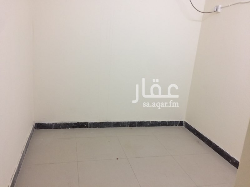 1311412 غرفة في البدروم للعزاب بحمام خاص
المساحه ٣x٢.٥
الغرفه مكيفه بمكيف
يوجد مطبخ مشترك
الايجار الشهري ٦٥٠ ريال بالكهربا والماء
للاستفسار /
٠٥٤٤٩٩١١٠٣