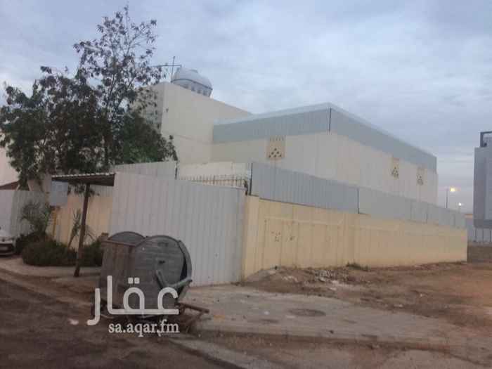 1504001 فيلا في الشمال قريبه من الحزام
على ٣ شوارع
مساحتها ٤٠٠م
مطلوب فيها مليون
