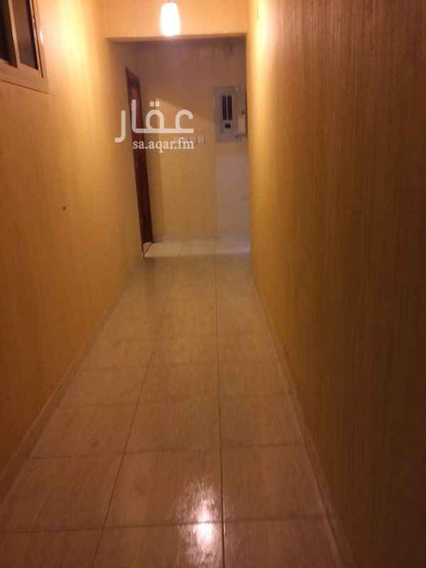 1732692 شقه3غرف وصاله 3حمامات ومطبخ دواليب راكبة
بمكيفات
بحي المنارت
سعر 19الف