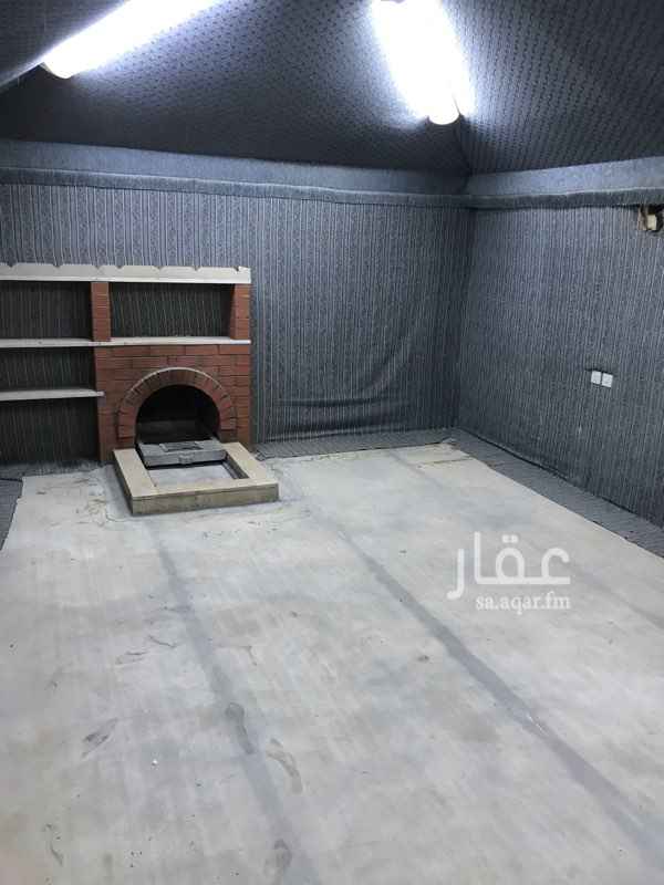 1554803 تتكون الاستراحة من غرفه٤*٤وخيمه فيها مشب ٤*٦ومطبخ ٢*٣راكب وحمام والايجار غير شامل الكهرب والموية