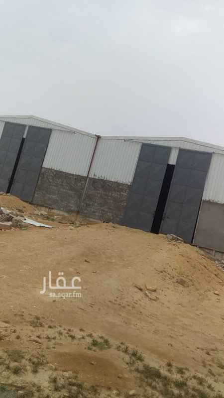 1422131 مستودعات للبيع او الأيجار مساحه اجماليه ٣٢٠٠ مساحة المستودع ٣٣٥ م موجود ٦ مستودعات وعدد١٨ غرفة عمال الأيجار للكل او البيع للكل .