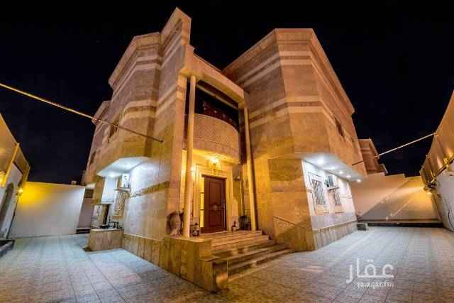 1702304 فيلا فاخرة في حي الروابي
تتكون من:
الدور الارضي صالونين وغرفة طعام وغرفة مطلة على الحوش ومطبخ كبير و المطبخ راكب
الدور الأول غرفة نوم رئيسة ومكان للدولاب وحمام
و 3 غرف و ٣وحمامات (الغرف واسعه) ومطبخ خدمة
وصاله كبيرة
الملحق غرفة وحمام وغرفة خادمة ب حمامها وغرفة غسيل ومستودع
مكيفات
وغرفة سواق خارجية
يوجد بير ارتوازي
كراج سيارة
الفيلا لها مدخلين واجهتين
مساحة الأرض 630 متر تقريباً
موقع الفيلا جداً مميز والحي هادئ وراقي
مطلوب 2550000 من غير السعي
من غير الاثاث
ملاحظة الفيلا مسكونة