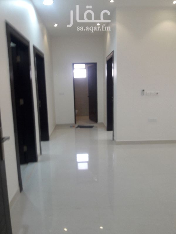1072512 للبيع عماره في حي الياسمين مربع ٤ المساحة ١٧١٧ متر الوجه شرقي شارع ٣٦ تخاري سكني تتكون عماره من ١٦ شقق كل شقة ٣ غرف و صالة و درتين مياه و مطبخ و مكيف ركب السعر و ١١ محلات شقة موجر با الكمل عقود متفرق ٥٠٠٠٠٠ ألف دفعتين و ١١ محلات موجر ١٠ محلات باقي ١ محلات وحد الدخل بعد اكتمل للايجار ٩٧٠ الف فرص الاستثمار العمار تشطيب سوبر ديلوكس سوم ١٠ مليون و ٤٠٠٠٠ ألف عل شور