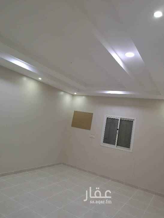 1757160 للايجار السنوي وحده عزاب سكنيه مستقله مكونه من غرفتين.. غرفة4*6 وغرفه3*4 وحمام ومطبخ.. جديده وفاخره ومستقله
الايجار شهري 1700 يشمل الماء و الكهرباء