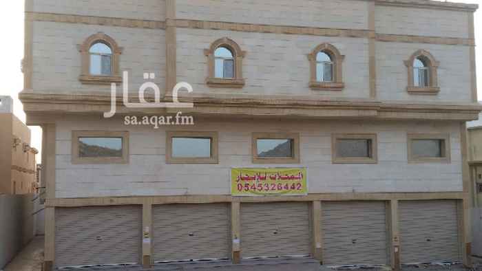 1377362 محل رقم (١) ٤م× ٧م مع ميزانين بنفس المساحة راكب فيه باب زجاج سوكريت ويوجد فيه ارفف راكبه.