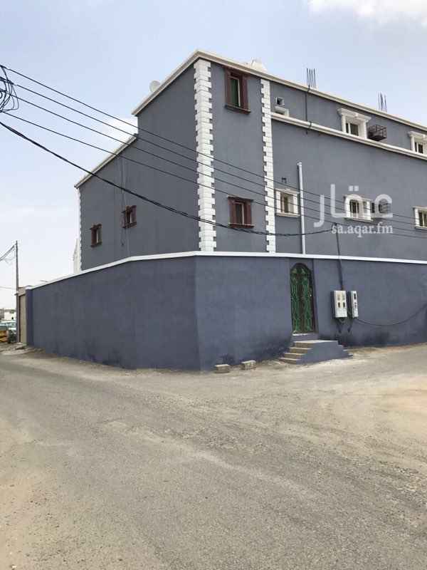1622443 شقة للإيجار ( جديد)
الدور الثالث مدخلين ثلاث غرف كبيره ودورتين مياه وغرفة غسيل ومطبخ وسطح خارجي
مدخل خاص للدور الثاني والثالث فقط
الفيلا ع شارعين بجوار جامع المهدج
تتوفر مواقف ، وجميع الخدمات موجوده