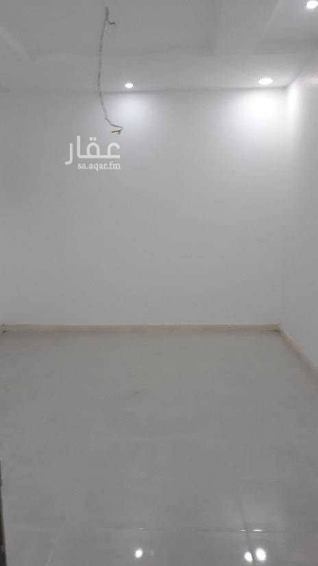 1590408 يوجد لدينا شقق للايجار تتكون من ثلاث غرف وصاله ودورتين مياه اكرمكم الله الدفع ميسر شهري ثلاثة اشهر الي تقدر عليه ادفع لي التواصل علا
0533610920
0549952886