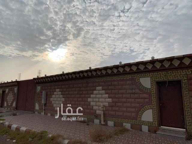 1474068 السلام عليكم
استراحة تقع على شارع أربعين تجاري
الاستراحة عبارة عن قسمين كل قسم حوش واسع ومدخل خاص
وكل قسم يحتوي على صالة ومطبخ وحمام وصالة وغرفة ومدخل داخلي
المبنى مسلح
واصله الكهرباء
ويوجد خزان ارضي كبير
الاستراحة للبيع او الايجار السنوي