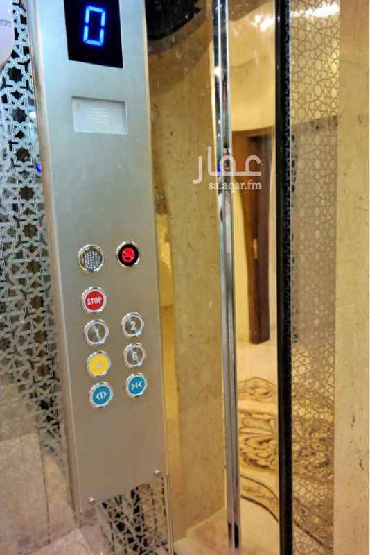 1392801 فرصة لا تعوض
تم تخفيض السعر
من مليون و700 ألف ريال
إلى مليون و600ألف ريال
وممكن يبيع بمليون و550 ألف ريال
للبيع فيلا نظام أمريكي
الموقع: حي النخيل
المساحة:318م
العمر:جديدة
تكوين الفيلا:
الدور الارضي :
مدخلين +3غرف+صالة+مطبخ+2دورات مياه
الدور الاول :
3 غرف بحماماتها+غرفة مستقلة+صالة+سرفس ودورة مياه
الدور الثاني:
غرفتين بحماماتها وسرفس وبهو سطح
يوجد مصعد يخدم جميع الادوار
الموقع :
جدا رائع في أرقى أحياء المدينة يقع بالقرب منها مسجد
ومتوفرة جميع الخدمات .
للتواصل :
ابو بدر (0546468842)