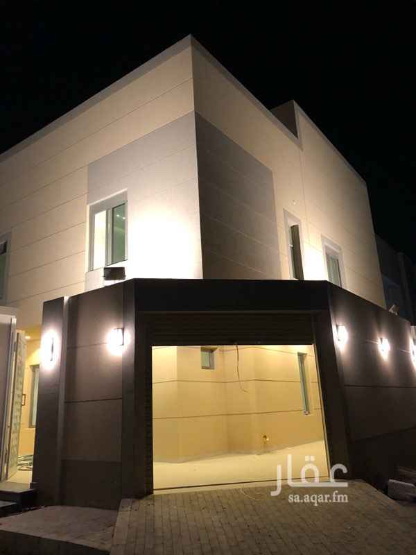 1554810 الدور الارضي:
مجلس+مقلط+دورة مياة+صاله+مطبخ+دورة مياة+مدخل سيارة+غرفة سائق بدورة مياة
الدور العلوي:
صاله+ غرفة نوم ماستر رئيسيه+مطبخ صغير+غرفة نوم ماستر+غرفة نوم+دورة مياه
الدور الثاني:
صاله تفتح على السطح+مطبخ صغير+غرفة خادمة+دورة مياة+غرفة غسيل