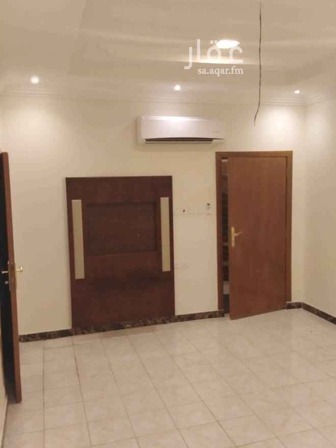 1464605 بسم ﷲ الرحمن الرحيم
للإيجار شقة عوائل
مكونة من غرفة نوم و2 صالة ومطبخ وسيع ودورة مياه
العقار مجدد بالكامل يوجد مواقف سيارات فسيحة
قريبة من جميع الخدمات
طريق الملك عبدﷲ وطريق الإمام سعود
ﷲ ولى التوفيق.
دمتم بود