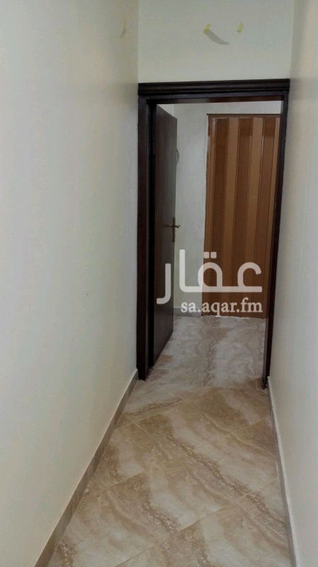 1275660 *مكة المكرمة*
*الحسينية ...حي الشنابرة*
*المساحة 900متر*
*شارعين 20*15*
*الشارعين والحي مسفلت وقريبة من المسجد*
*حوش مسور*
*يوجد به عداد كهرباء*
*وبه وحدة سكنية شعبية تشطيب فاخر مؤثثة نوعا ما ومكيفه*
*أربع غرف *حمامين*مطبخ*
*تتميز بوجود صك شرعي إلكتروني عليها*