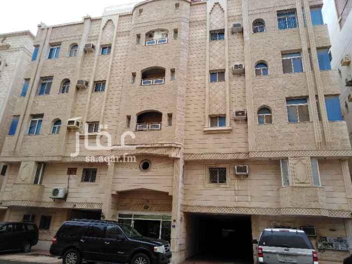 1279010 فيلا رووف بالمروه (البيع كاش وليس بنك) للراغبين العرض مساحتها ٣٩٥م واجه شرقيه فى حى المروة خلف مركز لولوا والفيلا نضيفه جدا يبغلها شويه صيانه بعد خروج المستأجر الفيلا عباره عن دورين درج داخلى الدورالاول مجلسين وصاله وغرفه طعام ومطبخ وغرفه أسفل مع حمام وغرفه شغاله وحمام وسطحين شرقى /غربى الدورالثانى ٤غرف ومجلس وصاله و٣ حمامات وبلكونه وسطح من الجهه الشرقيه يفضل البيع كاش وليس بنك مطلوب 800000ريال قابل للتفاوض للتواصل علا الواتساب 0502330724 ابواحمد الشرقاوى