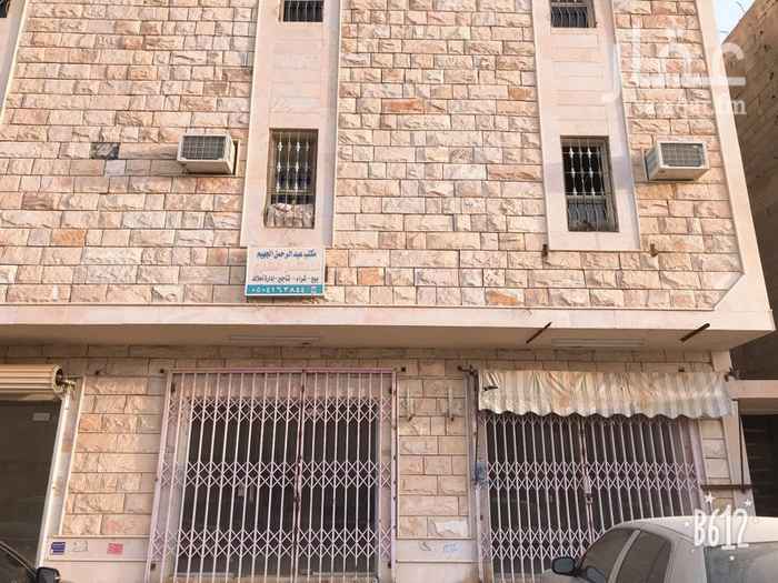 1334571 محلات للايجار بالكامل في حي الزاهر بالخرج
تصلح للشركات والمحلات التجارية
شارع 30 متر قريب من كل الخدمات
عداد كهرب واحد للأربع محلات
مساحه ال3 محلات 24 متر لكل محل
مساحه المحل رقم 4 (30 متر)
ايجار المحلات 20 الف ريال سنويا
وفيه مجال للتفاوض للجادين