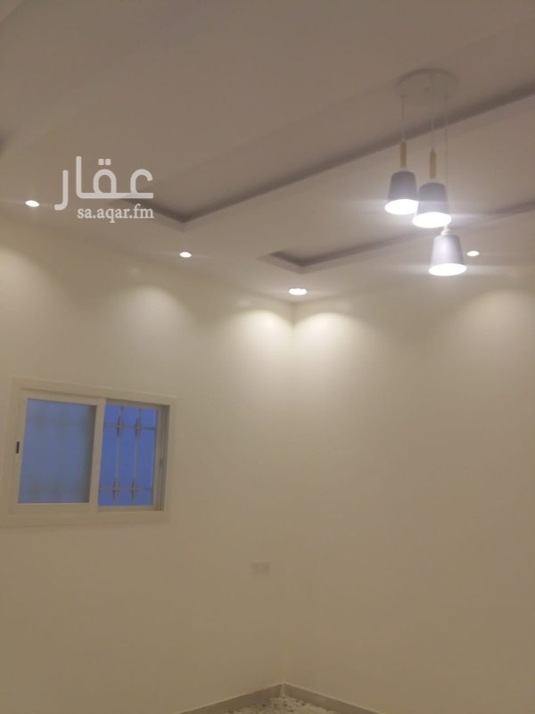 1628499 يوجد 3 ادوار جاهزة للبيع في السحاب بالخرج
الدور مساحته 450 متر
الواجهة غربية
جديده تشطيب سوبر لوكس
مشب ومجلس رجال ومجلس نسااء ومقلط
وصاله ومطبخ بمستودع
3 غرف نوم منها واحده ماستر
4 حمامات الله يكرمكم
مع وجود كل الضمانات من سباكه وكهربااء
حد البيع 700 الف