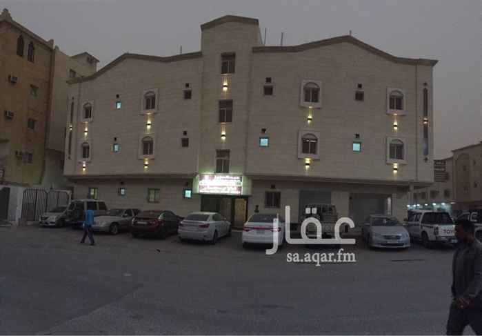 1320925 يوجد غرف وسويتات للعزاب
يتكون من غرفه + بوفيه + حمام