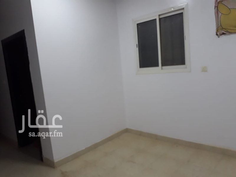 1349388 للايجار شقه ٣ غرف وصاله
وحمامين ومطبخ وسطح
شهري - سنوي