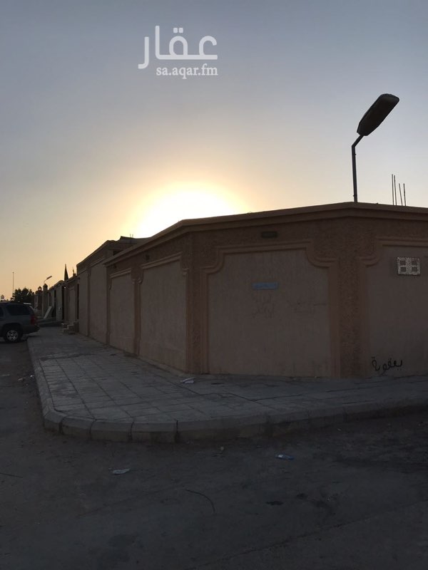 1547391 مجمع استراحات شباب زاوية من واجهتين ،يتكون من ٣ استراحات .للبيع سعر المتر ١٣٠٠ من المالك مباشره