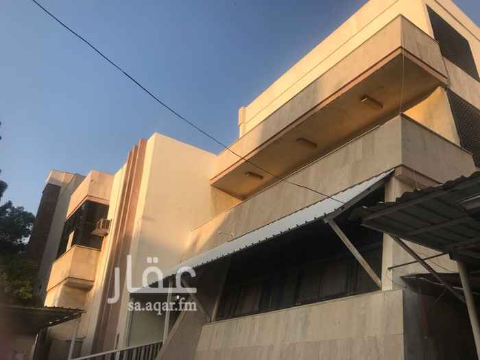 1543495 ڤيلا دورين وملحق وحوش قريب للمطار
اساسات تتحمل 4 طوابق
مجموع الغرف 7
5 غرف مع حماماتها
2 غرف بدون حمام تصلح لجلسه
2 صالون كبير 1 غرفة طعام
غرفه خارجيه
مدخل خاص لكبار السن وذوي الاحتياجات
الدور الارضي 350 م مربع والاول مع الملحق 300 م مربع
غرفة سائق بالحوش
يتسع ل4 سيارات مع وجود مظلات
مساحه مشجره
غرفه خارجيه
باب كراج كهربائي وباب صغير للزوار
الڤيلا على حرف T شارعين وقريبه من شارع الامير سلطان بن سلمان
للاستفسار عن طريق الوتساب
نايف 0545855787