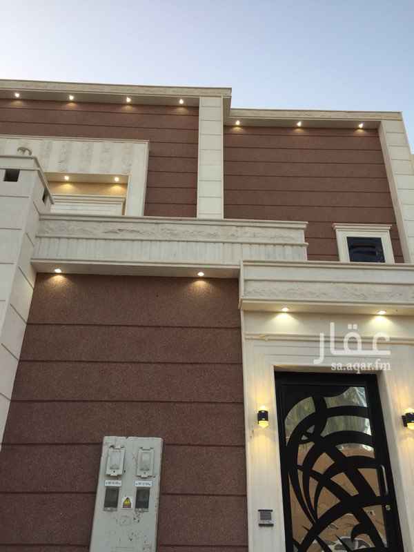 1514385 فيلا جديدة للايجار
فوق 4 غرف وصالة
تحت مجلس + مقلط + صالة كبييرة
مشب.
ديكورات ممتازة.