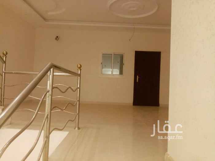 1757547 فله فاخره البيع نظام مفتوح الدور الارضي مجلس الرجال ومقلط ومجلس نسأل وصاله ومطبخ ومجلس نسأل و2دورات مياه والدور الأول 4غرف نوم وصاله ومطبخ 3 دوراة مياه والملحق 2 غرف نوم صاله مدخل سياره وغرفة حرس وحوش المساحه 300والسعر مليون و100 في حي السعيد