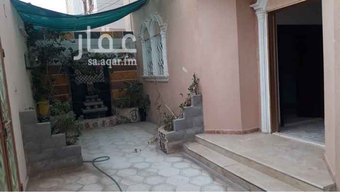 1552186 دور ارضي
قريب من جامع البواردي بالعزيزية
٥ غرف + صاله + 3 دورات مياه
مدخل سياره
السعر : ٢٨ الف