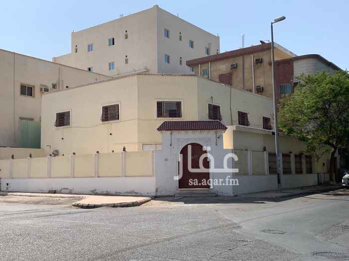 1705640 فيلا في حي الروضة مساحتها ٥٢٩ م على واجهتين شمالية وغربية ثاني تقاطع من إلتقاء شارع الكيال مع حمد الجاسر بإتجاه الجنوب.
مناسبة لتكون مقر شركة - مطعم - مقهى - صالون نسائي - نادي نسائي - حضانة أطفال.
يوجد عدادين كهرباء بقوة ١٠٠ و ٦٠ إمبير
الحالة: جيدة
سعر الإيجار السنوي المطلوب ١٣٠,٠٠٠ ريال