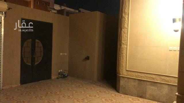 1642076 فله مساحه ٣١٨،٥
واجه شرقيه حي الياسمين مربع (١٦) جميع المرافق و الخدمات متوفره وقريبه منها.
العمر خمس سنوات الفله نظيفة جداً وجديده وبحاله ممتازه
الفله مكونه من (دور ارضي + دور علوي + شفه في السطح)
جميع المكيفات مركبه + مطبخين مركبه في الدورين
الدور الأرضي ( ٣ غرف + مجلس +صاله + مطبخ + ٣ دورات مياه + غرفه سائق)
الدور الثاني ( ٣ غرف ،غرفه النوم الرئيسيه مشتمله على خزائن حديثة و عصريه ثابته ومصممة خصيصاً للغرفه + ٣ دورات مياه +مجلس + صاله + مطبخ ،
المطبخ في الدور الثاني يشتمل على الأدوا