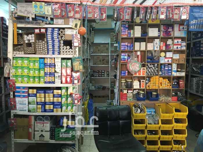 952400 محل سباكة و كهرباء و مواد بنا للتقبيل فتحة ٤٥ متر اكثر من خمس سنوات الموقع شغال و داربين عليه الزباين واجاره رخيص مقارنه بالعقيق و ما حوله ١٨ الف . الدخل جيد جدا للاستفسار جوال ٠٥٤٦٤٥٥٥٥٣ ( التقبيل بالعماله او بدون ) السعر قابل للتفاوض