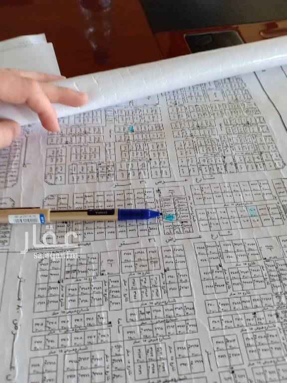 1754180 قطعه فى الكيلو الرابع الشرقى
زاويه غربيه شارع 15
وجنوبيه ممر 5 متر
مساحتها 800م
الاطوال 20*40
الطول على الشارع ال 15
20متر
والممر ال 5 بطول 40
حد1600
ونحاول ب1550