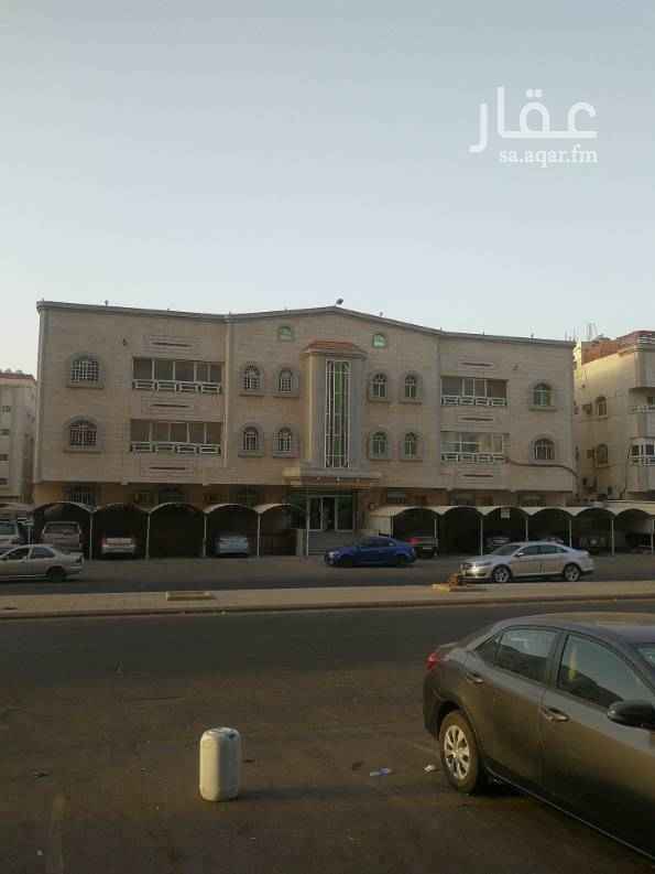 1699882 شقه للبيع بحي النسيم علي شارع المومنين حبيبه
الدور الأرض
4غرفه
مجددا با كامل
