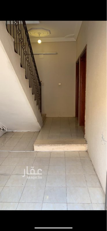 1729395 يوجد شقتين للايجار من ٣ غرف ومطبخ ودورتين مياه
وانتم بكرامه
شقه الدور الثاني ب١٤ اللف في السنه
وشقه الدور الثالث ب١٠ اللف في السنه
ومتعاونين في طريقة الدفع