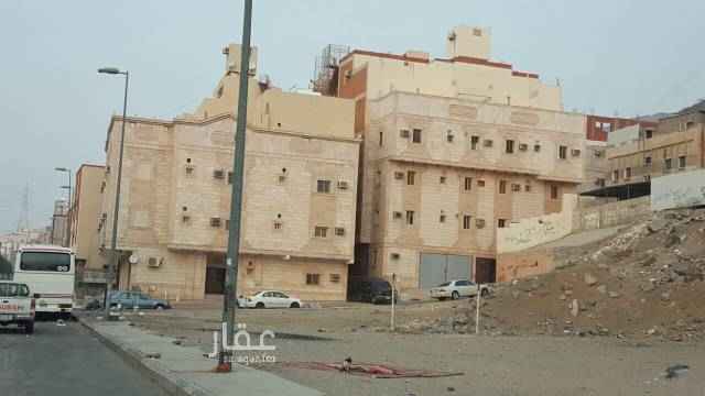 1702423 مستودع مساحه ٤٠٠ م بوابه تدخل السياره الكبيره معه وغرفه ٥*٥ داخل المستودع مكيفه العنوان مكه الغساله خلف البيك بجوار مدرسه سفيان الثوري
