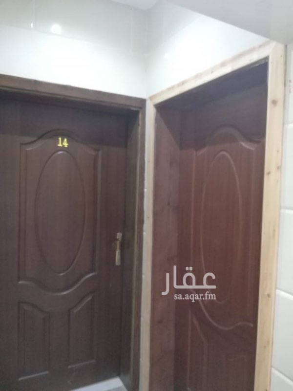 1758754 متوفر شقة الواحة / مخطط الفهد
الدور الرابع جديده
# ( مدخلين + ٤ غرف + مطبخ + صاله + ٣ دورات مياة + موقف خاص + غرفة خادم + خزان علوي وسفلي مستقل + عداد كهرباء خاص ) •
# المساحة { 112م}•
# السعر { 380.000} ريال•