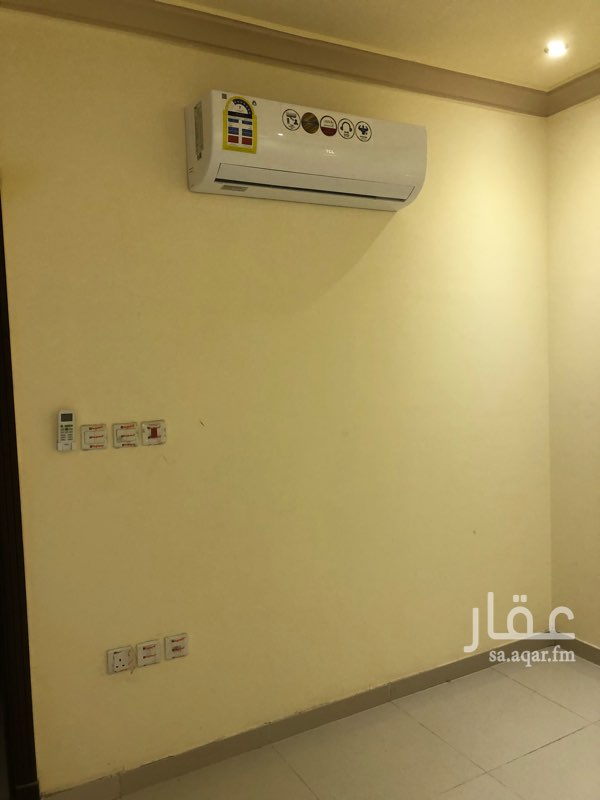 1400884 ثلاثه غرف وصاله وحمامين ومطبخ بمكيفات للإيجار موقف خاص
الدور الرابع
موقع مميز علي يطل علي طريق المدينه
المطبخ غير راكب